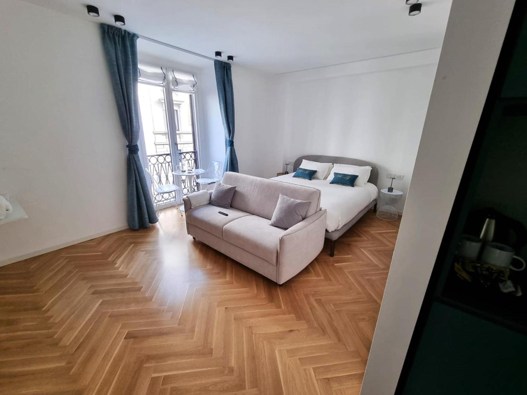 B And G San Babila- Luxury In The Heart Of Milano - Design District Hotel ภายนอก รูปภาพ