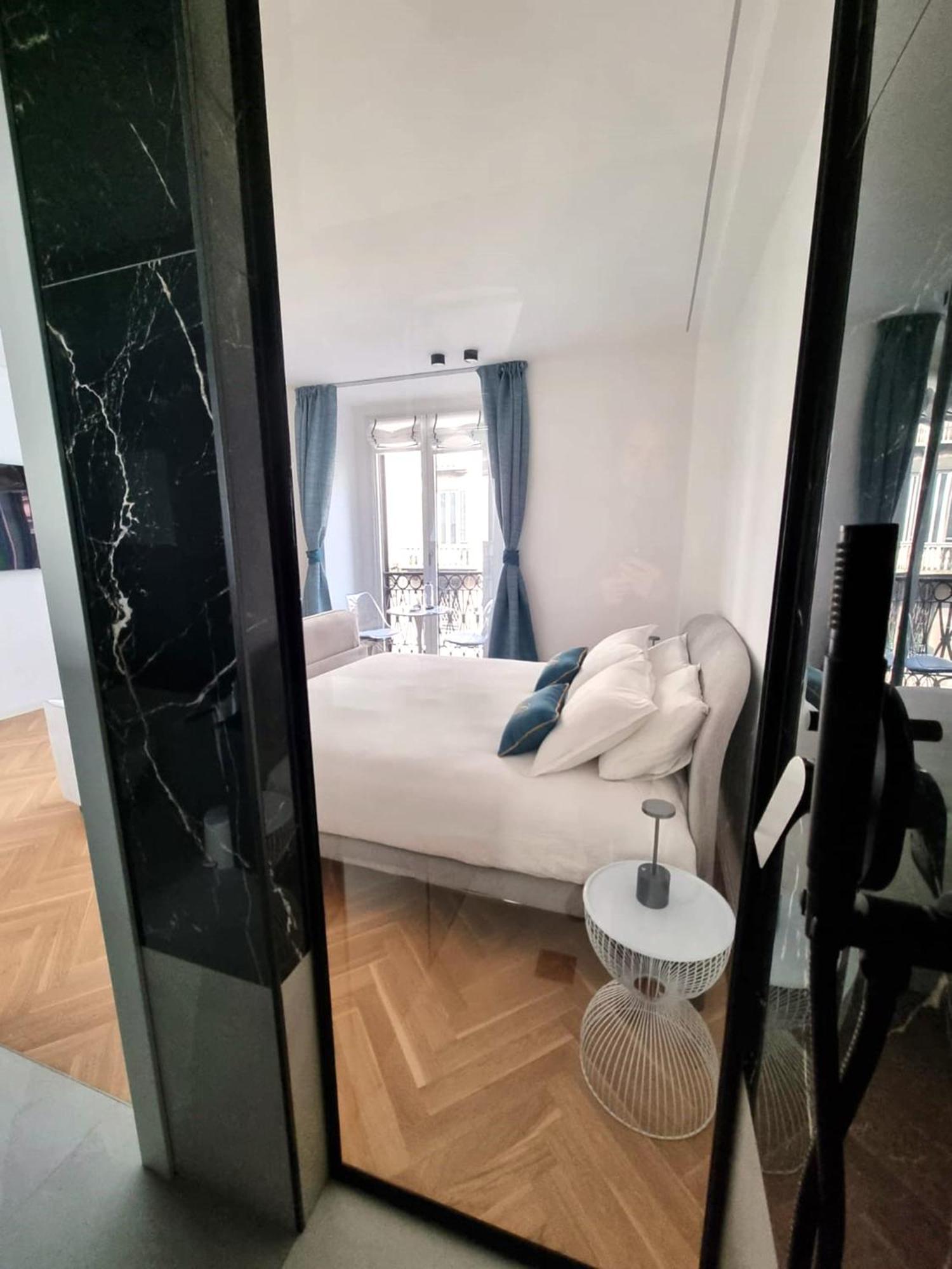 B And G San Babila- Luxury In The Heart Of Milano - Design District Hotel ภายนอก รูปภาพ
