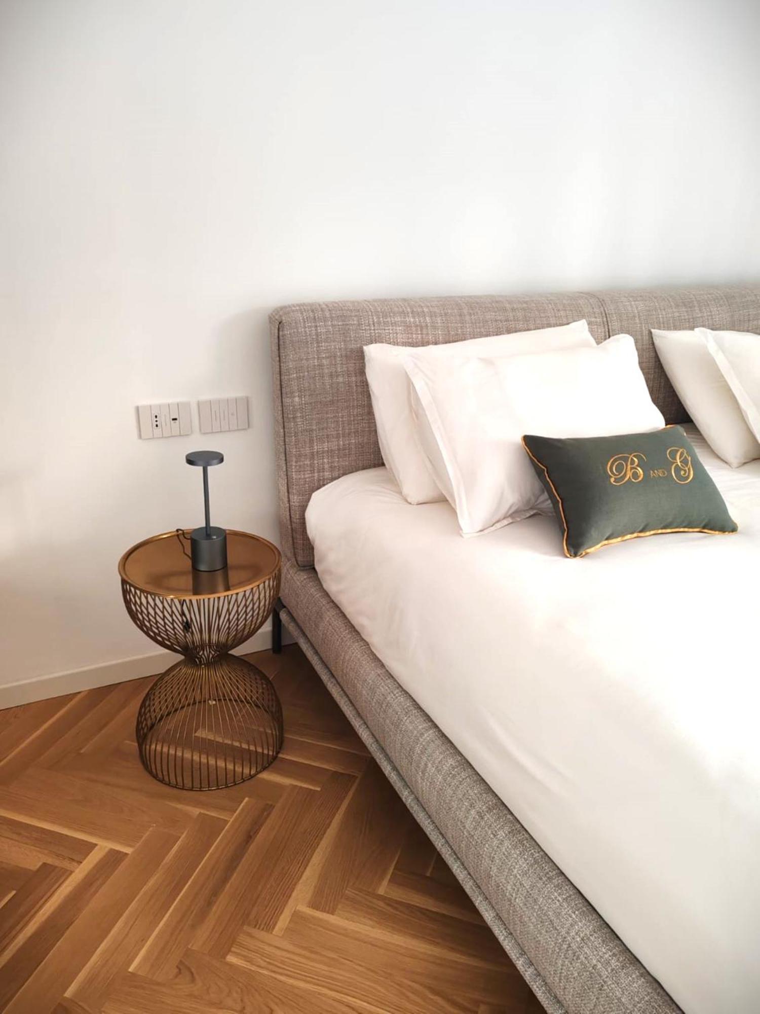 B And G San Babila- Luxury In The Heart Of Milano - Design District Hotel ภายนอก รูปภาพ