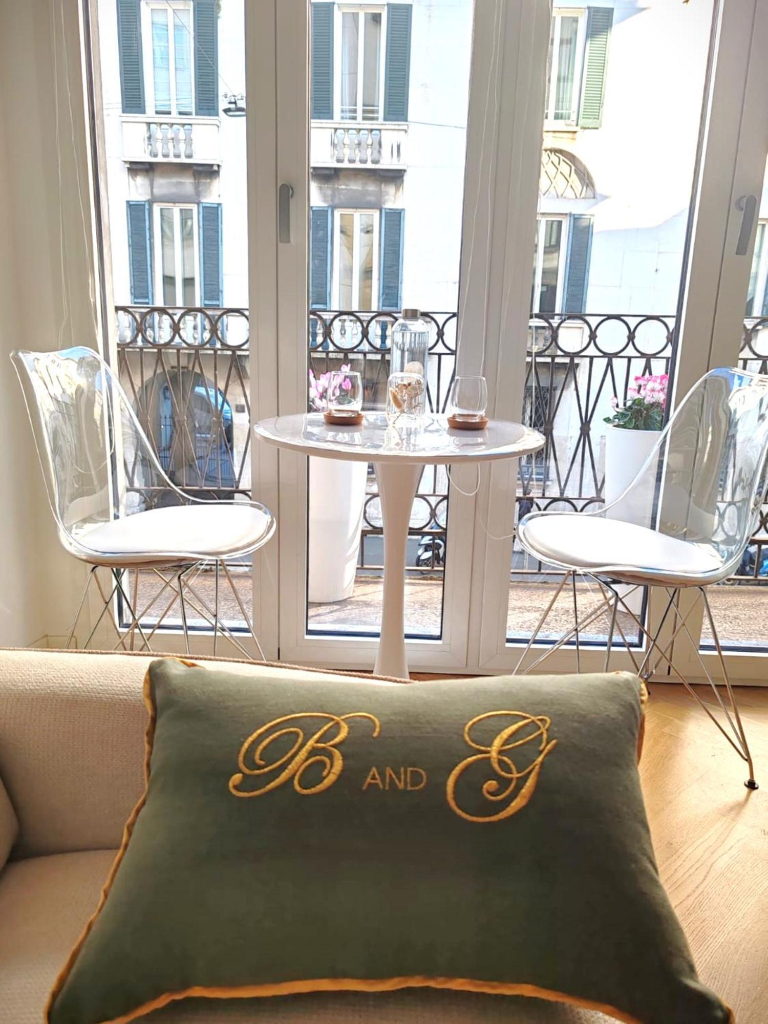 B And G San Babila- Luxury In The Heart Of Milano - Design District Hotel ภายนอก รูปภาพ