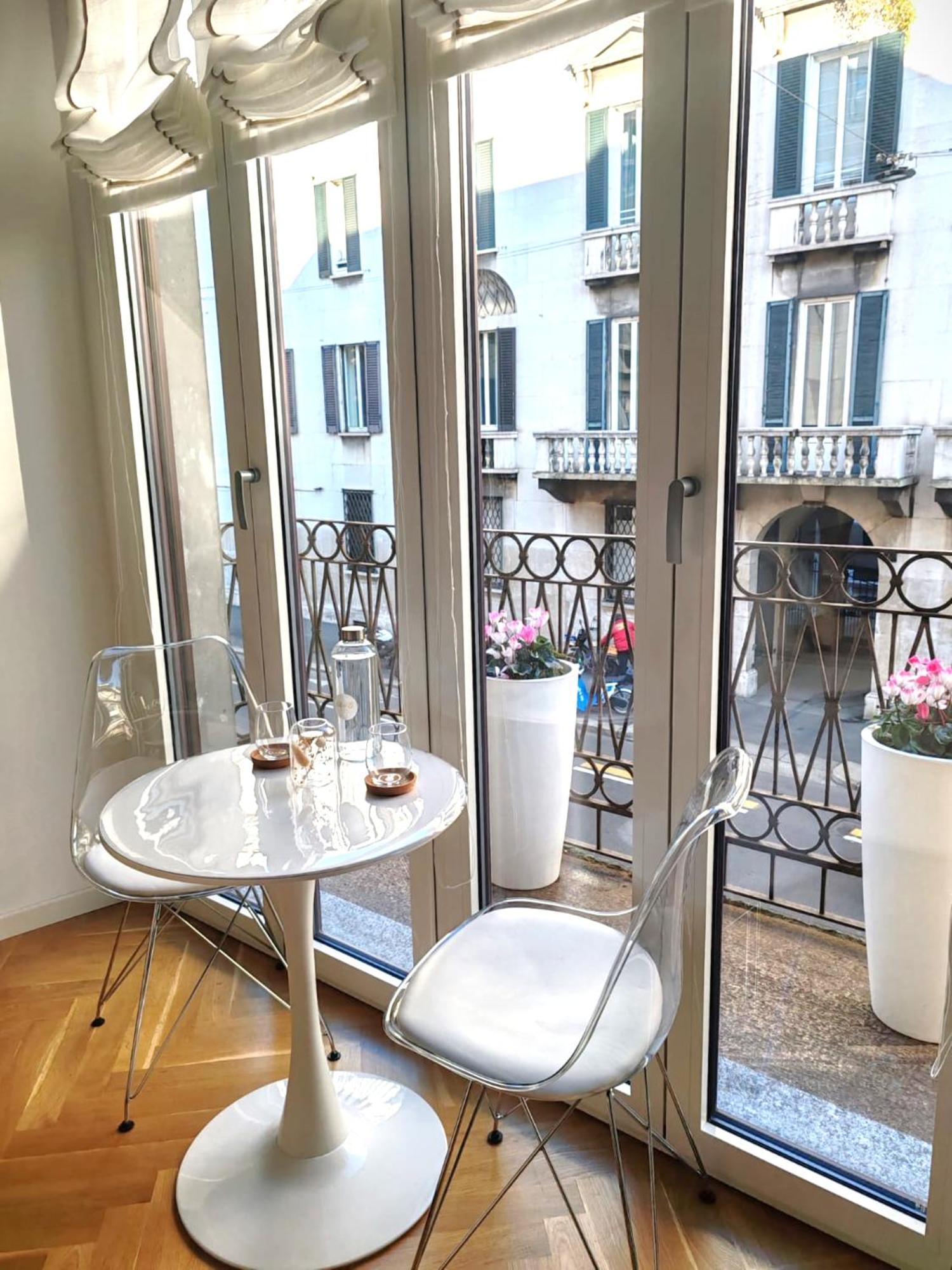 B And G San Babila- Luxury In The Heart Of Milano - Design District Hotel ภายนอก รูปภาพ