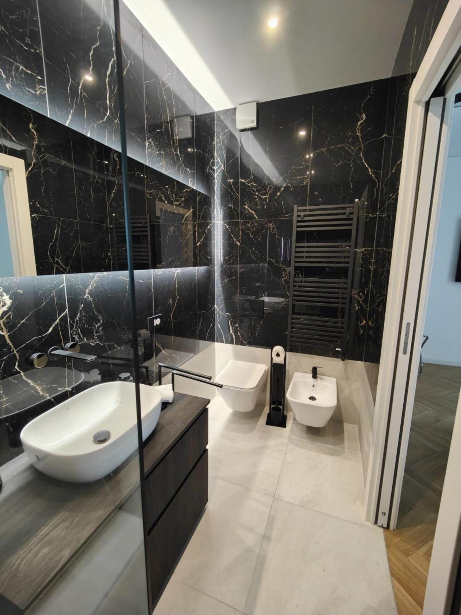 B And G San Babila- Luxury In The Heart Of Milano - Design District Hotel ภายนอก รูปภาพ